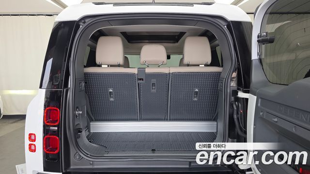 Land Rover Defender 2022 — photo 26