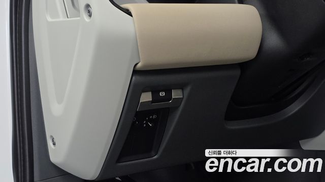 Land Rover Defender 2022 — photo 28