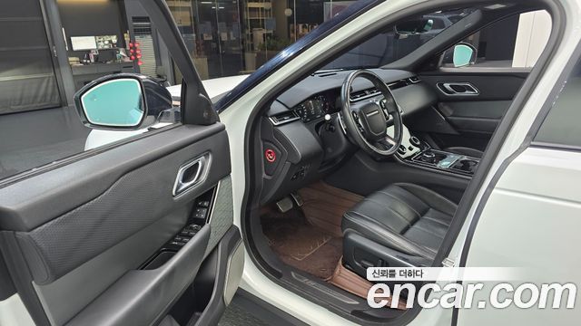 Land Rover Range Rover Velar 2018 — photo 13
