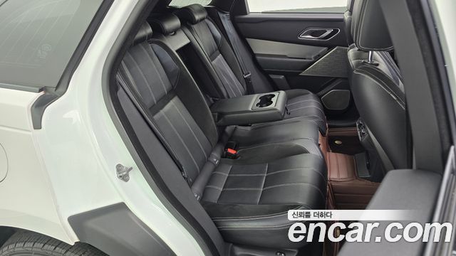 Land Rover Range Rover Velar 2018 — photo 17