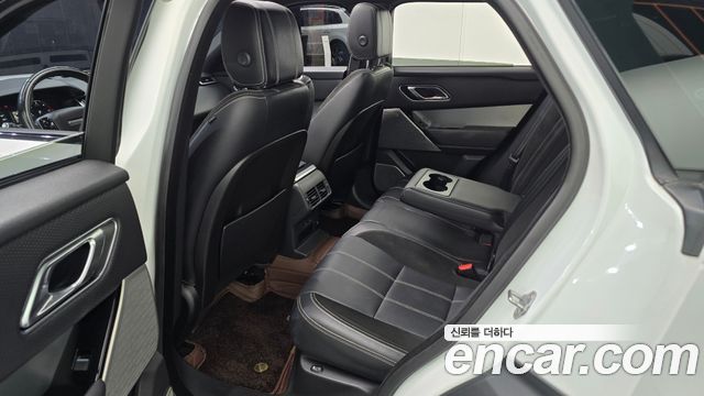 Land Rover Range Rover Velar 2018 — photo 18