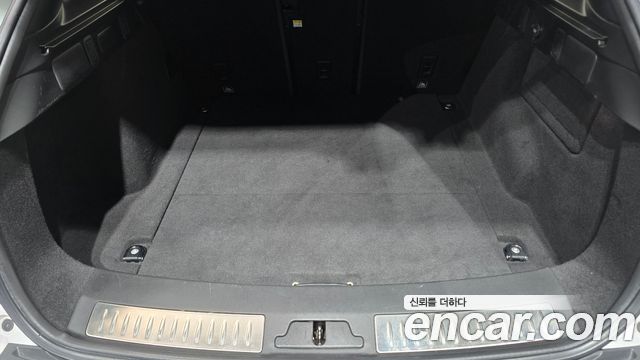 Land Rover Range Rover Velar 2018 — photo 26