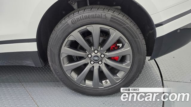 Land Rover Range Rover Velar 2018 — photo 7