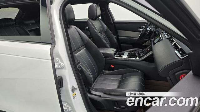 Land Rover Range Rover Velar 2018 — photo 16