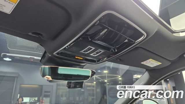 Land Rover Range Rover Velar 2018 — photo 27
