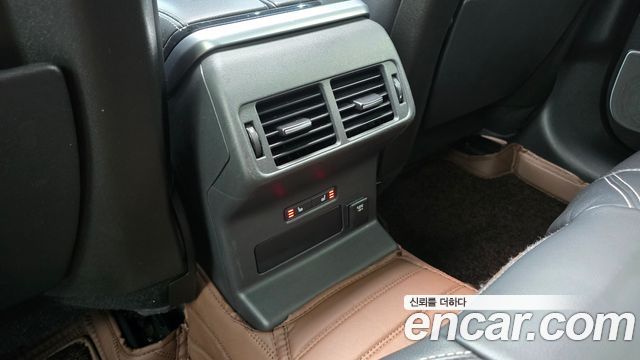 Land Rover Range Rover Velar 2018 — photo 31
