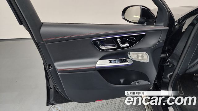 Mercedes-Benz GLC-Class 2025 — photo 14