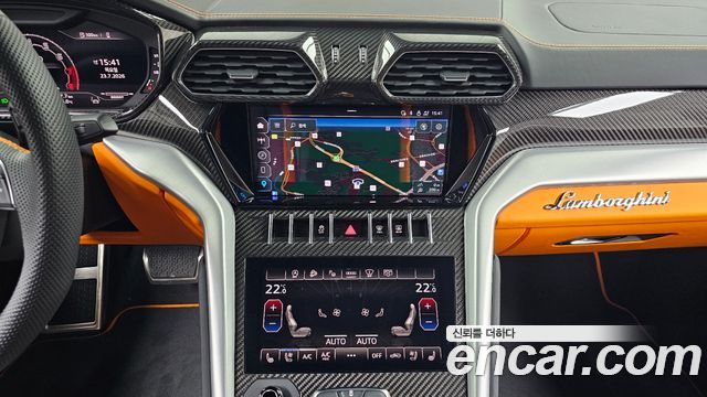 Lamborghini Urus 2024 — photo 24