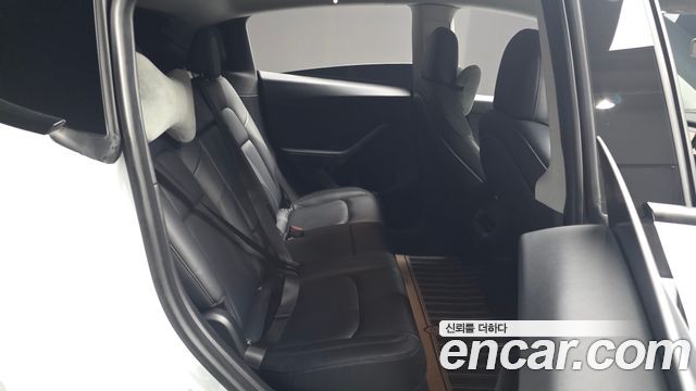 Tesla Model Y 2021 — photo 11
