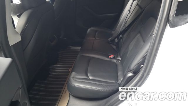 Tesla Model Y 2021 — photo 12