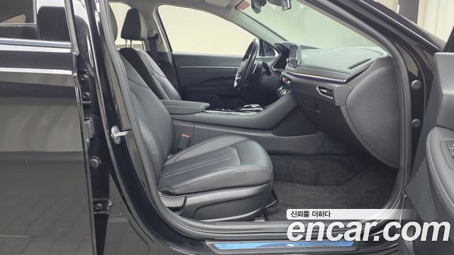 Hyundai Sonata 2022 — photo 16