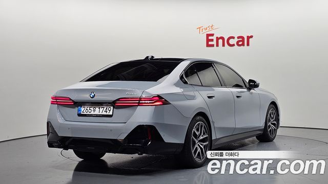 BMW 5-Series 2026 — photo 2
