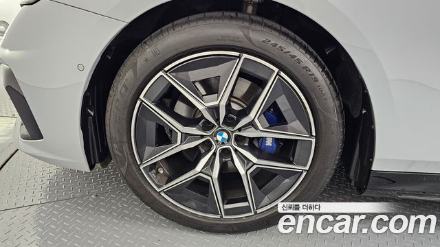 BMW 5-Series 2026 — photo 5