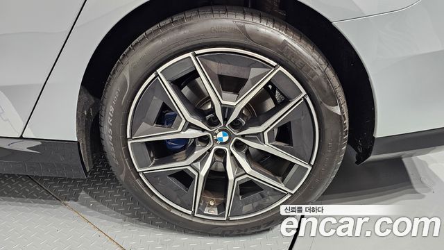 BMW 5-Series 2026 — photo 7