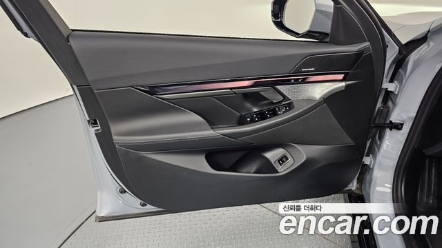 BMW 5-Series 2026 — photo 14