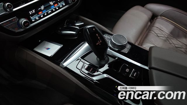 BMW 5-Series 2022 — photo 9