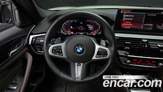 BMW 5-Series 2022 — photo 14