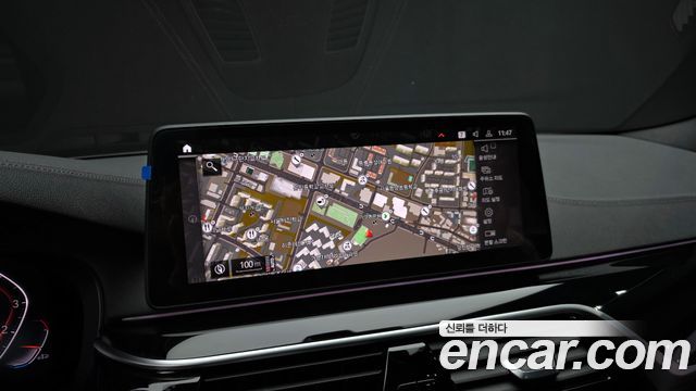 BMW 5-Series 2022 — photo 15