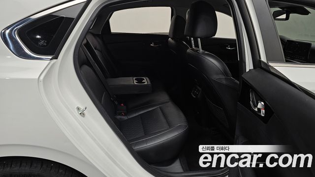 Kia K3 2022 — photo 17