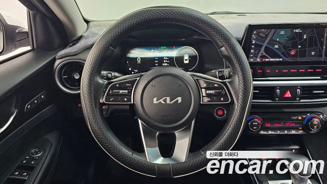 Kia K3 2022 — photo 19