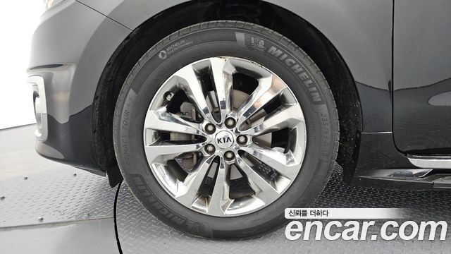 Kia Canival 2016 — photo 5