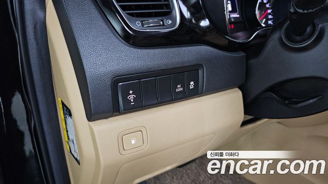 Kia Canival 2016 — photo 25