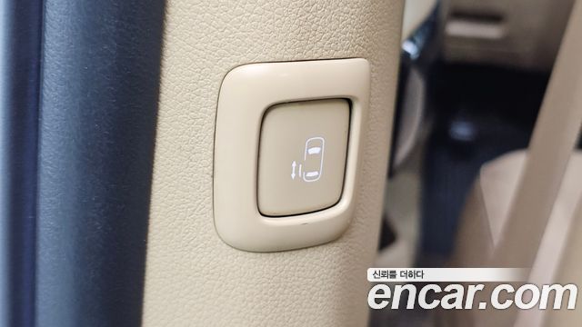 Kia Canival 2016 — photo 27