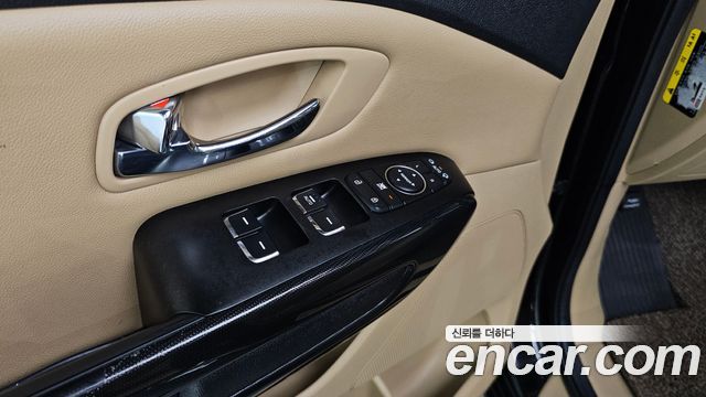 Kia Canival 2016 — photo 29