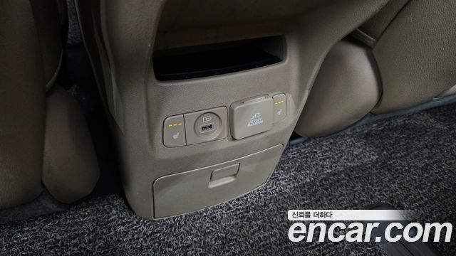 Kia Canival 2016 — photo 32