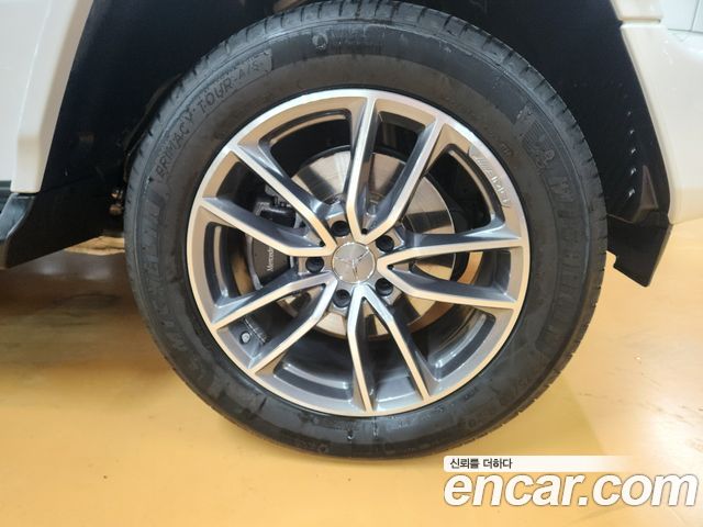 Mercedes-Benz G-Class 2025 — photo 4