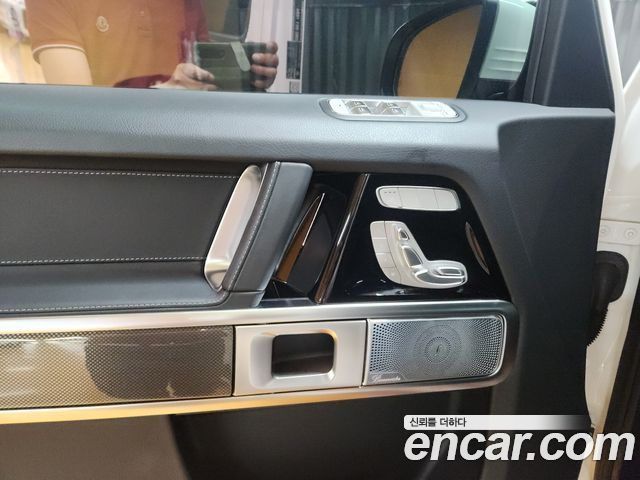 Mercedes-Benz G-Class 2025 — photo 9