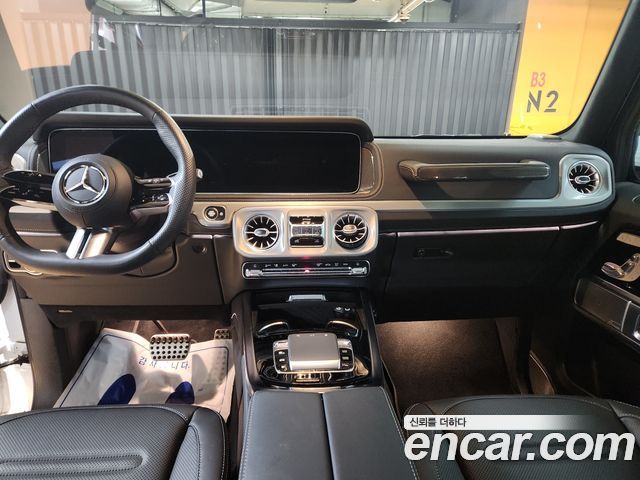 Mercedes-Benz G-Class 2025 — photo 10