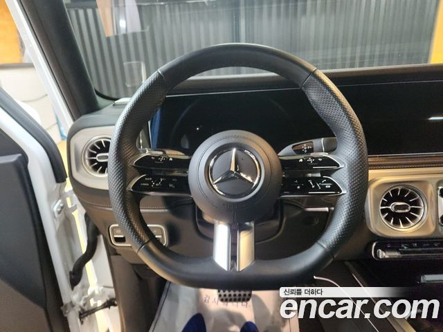 Mercedes-Benz G-Class 2025 — photo 11