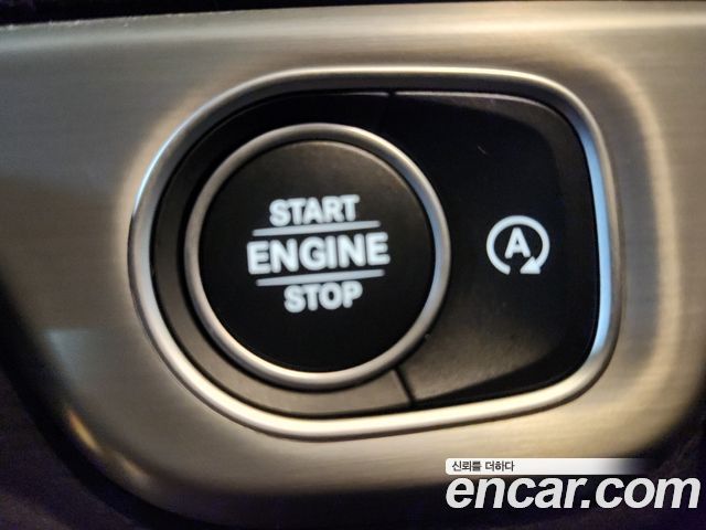 Mercedes-Benz G-Class 2025 — photo 18