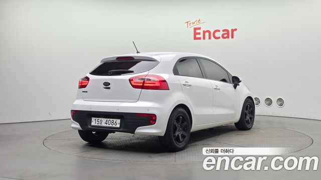 Kia pride 2015 — photo 2