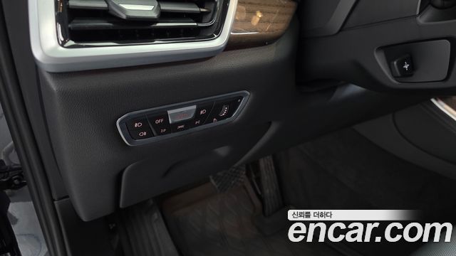 BMW X5 2020 — photo 28