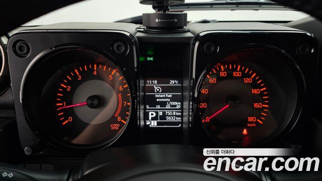 Suzuki Jimny 2021 — photo 11