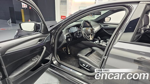 BMW 5-Series 2017 — photo 10