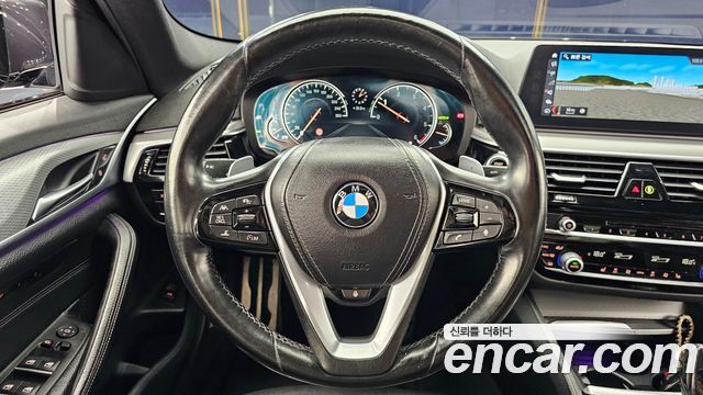 BMW 5-Series 2017 — photo 13