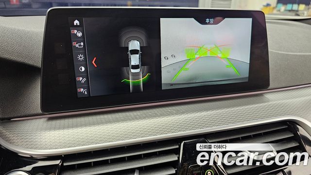 BMW 5-Series 2017 — photo 15