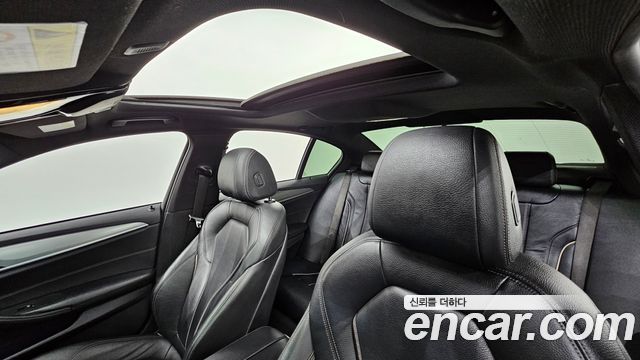 BMW 5-Series 2017 — photo 18