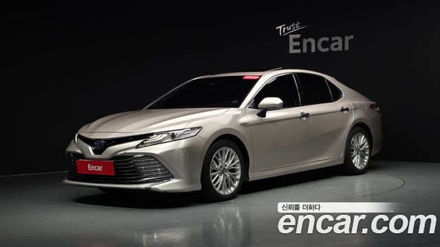 Toyota Camry 2019 — photo 37