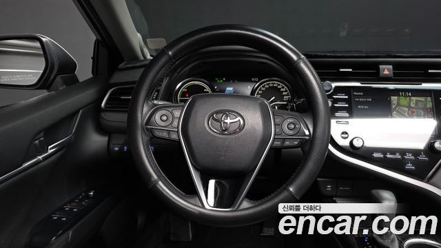 Toyota Camry 2019 — photo 19