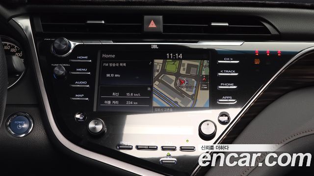 Toyota Camry 2019 — photo 20