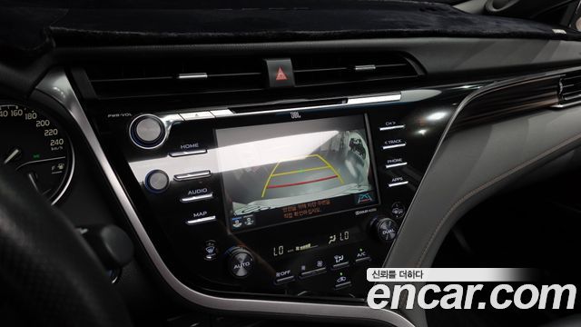 Toyota Camry 2019 — photo 21