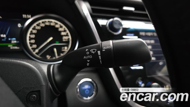 Toyota Camry 2019 — photo 24