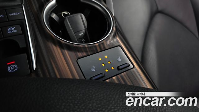 Toyota Camry 2019 — photo 25