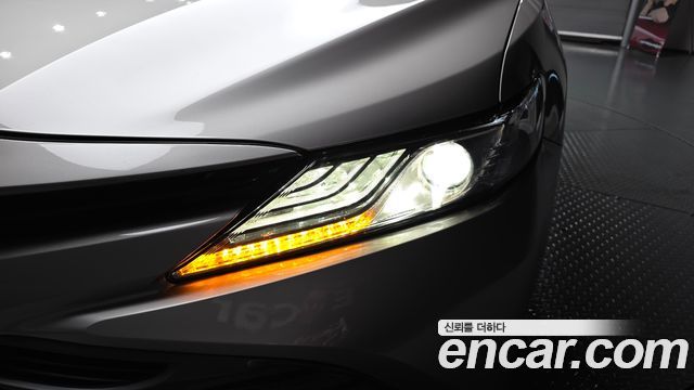 Toyota Camry 2019 — photo 8
