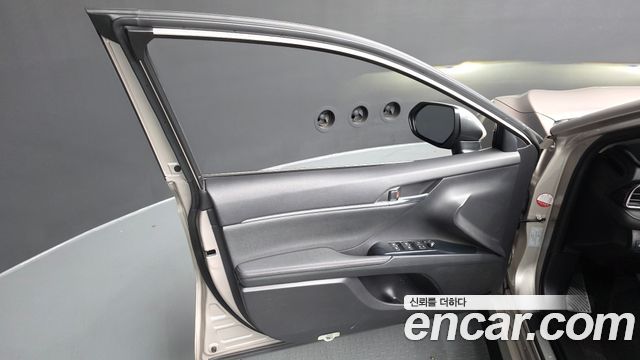Toyota Camry 2019 — photo 14