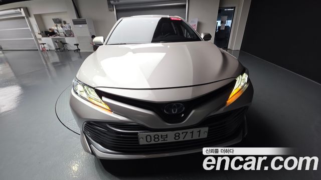 Toyota Camry 2019 — photo 34